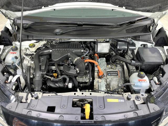 ノート Ｘ　禁煙車　プロパイロット　メーカー８型ナビ　全周囲カメラ　衝突被害軽減装置　２．０ＥＴＣ　フルセグＴＶ　シートヒーター　ドラレコ　デジタルインナーミラー　ブラインドスポットモニター　ＬＥＤヘッドライト（18枚目）