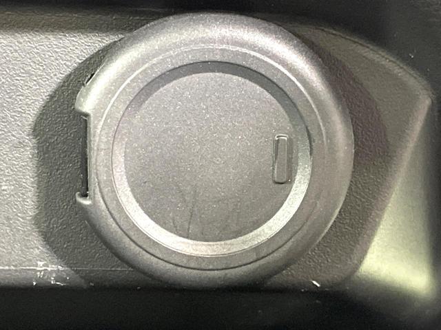 ノート Ｘ　禁煙車　プロパイロット　メーカー８型ナビ　全周囲カメラ　衝突被害軽減装置　２．０ＥＴＣ　フルセグＴＶ　シートヒーター　ドラレコ　デジタルインナーミラー　ブラインドスポットモニター　ＬＥＤヘッドライト（58枚目）