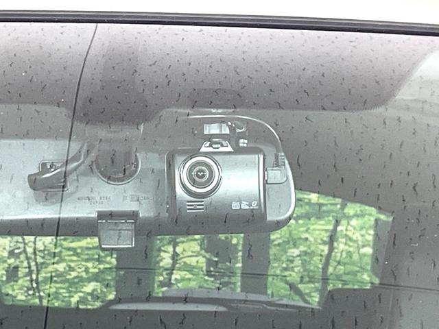 デュアリス ２０Ｇ　ガラスルーフ　純正ＳＤナビ　禁煙車　ドラレコ　ＥＴＣ　ＨＩＤヘッド　オートライト　デュアルエアコン　純正１７インチアルミホイール　ＣＤ　ＤＶＤ再生　地デジ　オートエアコン　スマートキー　シートリフター（7枚目）