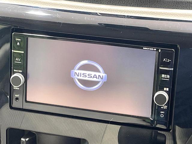 デイズ Ｊ　純正ＳＤナビ　衝突軽減装置　禁煙車　横滑り防止装置　Ｂｌｕｅｔｏｏｔｈ接続　フルセグＴＶ　ＣＤ／ＤＶＤ　キーレスエントリー　ベンチシート　純正ホイール　ベージュインテリア（3枚目）