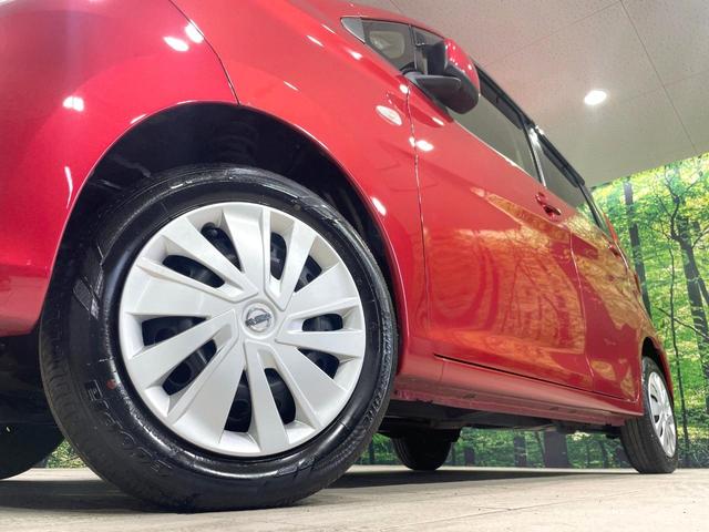 デイズ Ｊ　純正ＳＤナビ　衝突軽減装置　禁煙車　横滑り防止装置　Ｂｌｕｅｔｏｏｔｈ接続　フルセグＴＶ　ＣＤ／ＤＶＤ　キーレスエントリー　ベンチシート　純正ホイール　ベージュインテリア（13枚目）