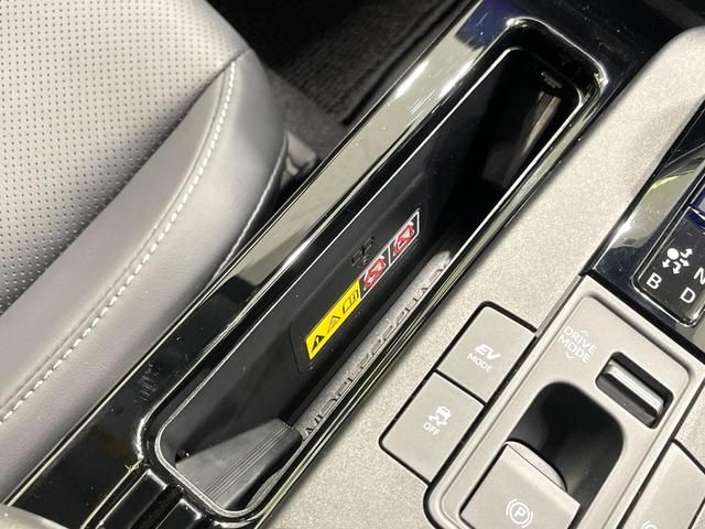 プリウス Z 純正12型ナビ 全方位カメラ シートメモリ 電動リアゲート 衝突軽減装置 レーダークルーズ ベンチレーション パーキングアシスト ETC ブラインドスポットモニター LEDヘッド スペアタイヤ 禁煙車(7枚目)