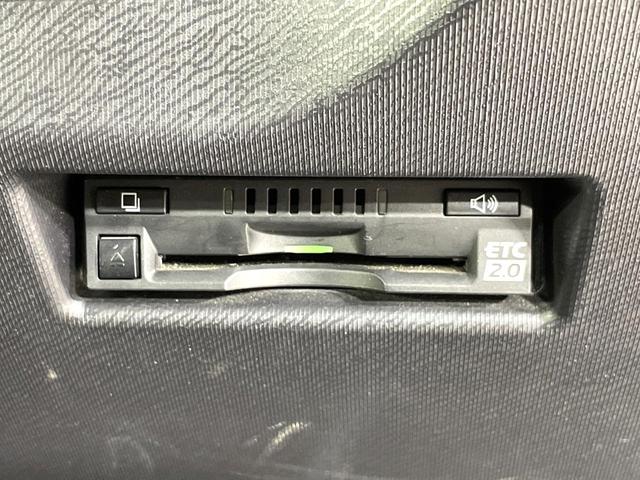 アクア Ｇソフトレザーセレクション　純正ナビ　衝突軽減装置　クルコン　シートヒーター　ＥＴＣ　ドラレコ　ＬＥＤヘッド　オートライト　車線逸脱警報　オートマチックハイビーム　横滑り防止装置　スマートキー　プッシュスタート　オートエアコン（6枚目）