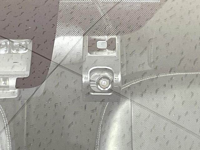 アクア Ｇソフトレザーセレクション　純正ナビ　衝突軽減装置　クルコン　シートヒーター　ＥＴＣ　ドラレコ　ＬＥＤヘッド　オートライト　車線逸脱警報　オートマチックハイビーム　横滑り防止装置　スマートキー　プッシュスタート　オートエアコン（7枚目）