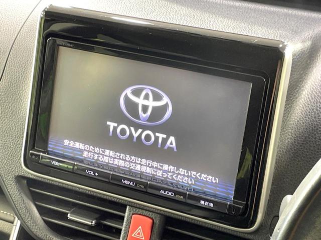 エスクァイア ハイブリッドGi 両側電動スライド 純正9インチナビ フリップダウン バックカメラ トヨタセーフティセンス 禁煙車 合皮シート シートヒーター ドラレコ スマートキー LEDヘッドライト ETC クルコン(4枚目)