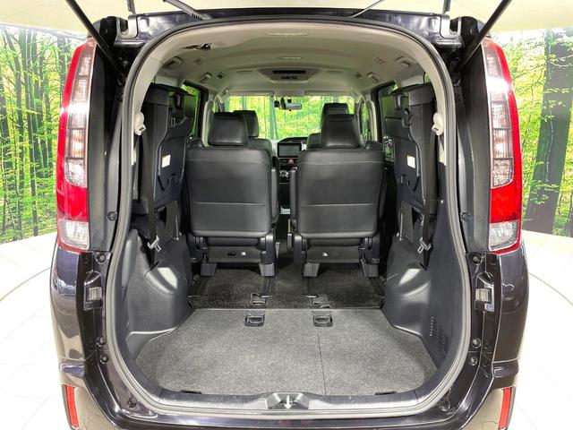 エスクァイア ハイブリッドGi 両側電動スライド 純正9インチナビ フリップダウン バックカメラ トヨタセーフティセンス 禁煙車 合皮シート シートヒーター ドラレコ スマートキー LEDヘッドライト ETC クルコン(11枚目)