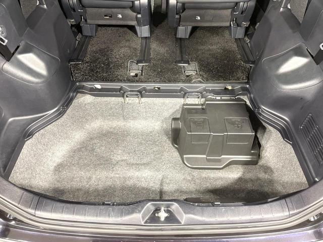 エスクァイア ハイブリッドGi 両側電動スライド 純正9インチナビ フリップダウン バックカメラ トヨタセーフティセンス 禁煙車 合皮シート シートヒーター ドラレコ スマートキー LEDヘッドライト ETC クルコン(55枚目)