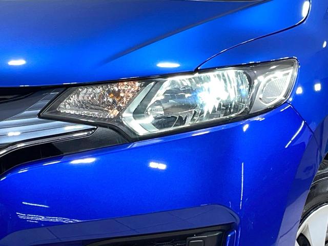 フィット １３Ｇ・Ｆパッケージ　ＳＤナビ　禁煙車　ＬＥＤヘッドライト　ＥＴＣ　スマートキー　Ｂｌｕｅｔｏｏｔｈ接続　フルセグＴＶ　ＣＤ／ＤＶＤ再生　オートエアコン　アイドリングストップ　電動格納ミラー　衝突安全ボディ（12枚目）