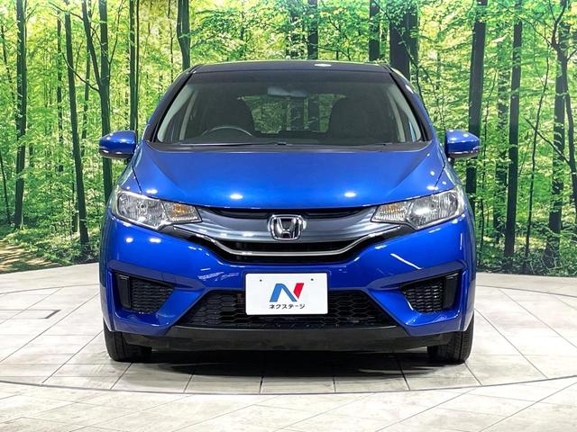 フィット １３Ｇ・Ｆパッケージ　ＳＤナビ　禁煙車　ＬＥＤヘッドライト　ＥＴＣ　スマートキー　Ｂｌｕｅｔｏｏｔｈ接続　フルセグＴＶ　ＣＤ／ＤＶＤ再生　オートエアコン　アイドリングストップ　電動格納ミラー　衝突安全ボディ（14枚目）