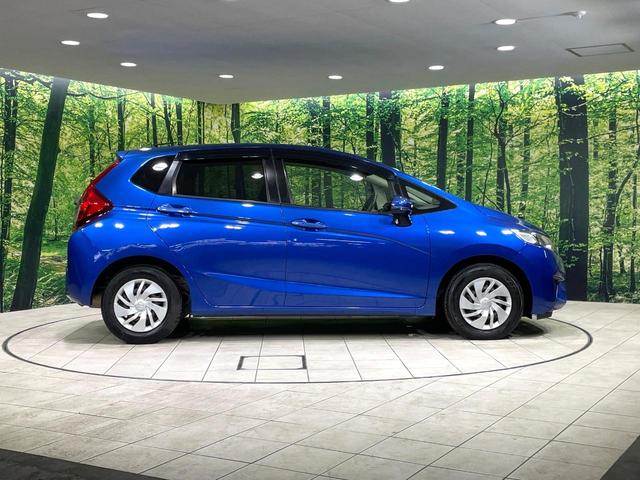 フィット １３Ｇ・Ｆパッケージ　ＳＤナビ　禁煙車　ＬＥＤヘッドライト　ＥＴＣ　スマートキー　Ｂｌｕｅｔｏｏｔｈ接続　フルセグＴＶ　ＣＤ／ＤＶＤ再生　オートエアコン　アイドリングストップ　電動格納ミラー　衝突安全ボディ（26枚目）