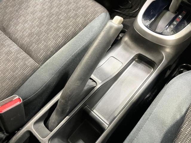 フィット １３Ｇ・Ｆパッケージ　ＳＤナビ　禁煙車　ＬＥＤヘッドライト　ＥＴＣ　スマートキー　Ｂｌｕｅｔｏｏｔｈ接続　フルセグＴＶ　ＣＤ／ＤＶＤ再生　オートエアコン　アイドリングストップ　電動格納ミラー　衝突安全ボディ（49枚目）