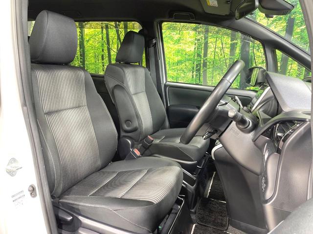 ヴォクシー ハイブリッドＺＳ　煌ＩＩ　両側電動スライド　純正９インチナビ　バックカメラ　トヨタセーフティセンス　禁煙車　シートヒーター　ＬＥＤヘッドライト　ドラレコ　コーナーセンサー　スマートキー　ＥＴＣ　クルコン　オートハイビーム（8枚目）