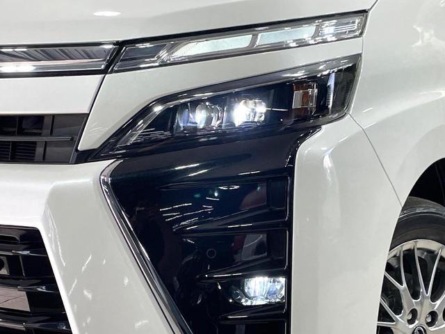 ヴォクシー ハイブリッドＺＳ　煌ＩＩ　両側電動スライド　純正９インチナビ　バックカメラ　トヨタセーフティセンス　禁煙車　シートヒーター　ＬＥＤヘッドライト　ドラレコ　コーナーセンサー　スマートキー　ＥＴＣ　クルコン　オートハイビーム（14枚目）