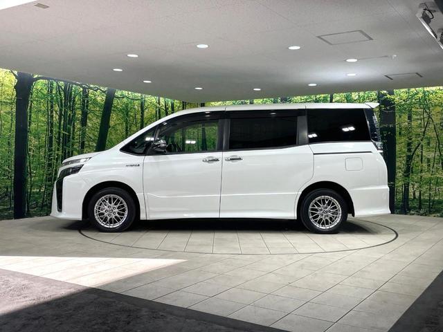 ヴォクシー ハイブリッドＺＳ　煌ＩＩ　両側電動スライド　純正９インチナビ　バックカメラ　トヨタセーフティセンス　禁煙車　シートヒーター　ＬＥＤヘッドライト　ドラレコ　コーナーセンサー　スマートキー　ＥＴＣ　クルコン　オートハイビーム（26枚目）