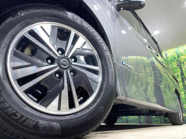 セレナ ｅ－パワー　ハイウェイスターＶ　純正１０型ナビ　プロパイロット　両側電動ドア　全周囲カメラ　デジタルインナーミラー　ブラインドスポットモニター　シートヒーター　ドラレコ　ＥＴＣ　防水シート　ＬＥＤヘッド　リアオートエアコン　禁煙車（14枚目）