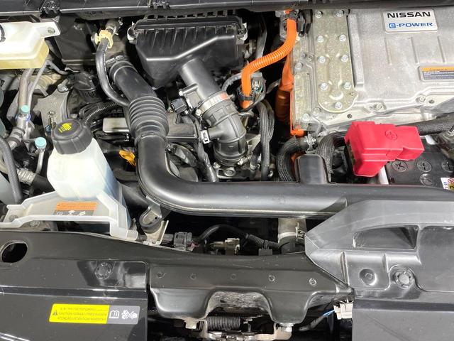 セレナ ｅ－パワー　ハイウェイスターＶ　純正１０型ナビ　プロパイロット　両側電動ドア　全周囲カメラ　デジタルインナーミラー　ブラインドスポットモニター　シートヒーター　ドラレコ　ＥＴＣ　防水シート　ＬＥＤヘッド　リアオートエアコン　禁煙車（19枚目）