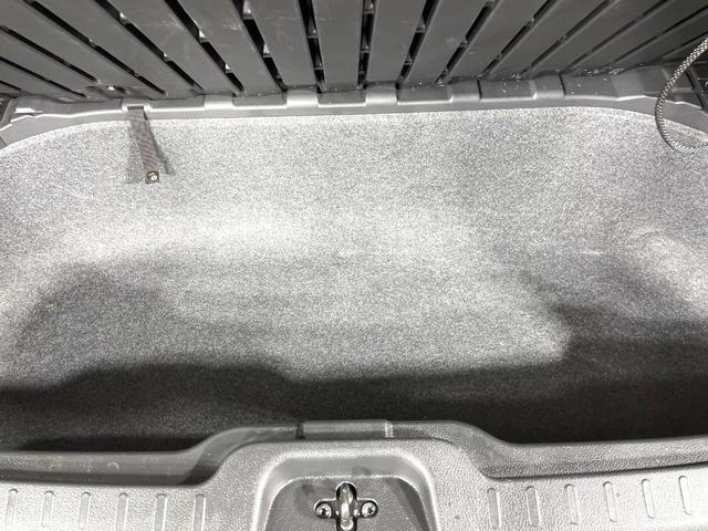 セレナ ｅ－パワー　ハイウェイスターＶ　純正１０型ナビ　プロパイロット　両側電動ドア　全周囲カメラ　デジタルインナーミラー　ブラインドスポットモニター　シートヒーター　ドラレコ　ＥＴＣ　防水シート　ＬＥＤヘッド　リアオートエアコン　禁煙車（64枚目）