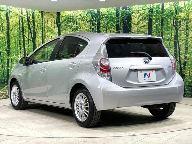 アクア G 純正SDナビ バックカメラ ドライブレコーダー ETC オートライト オートエアコン スマートキー プッシュスタート TV 禁煙車 CD再生 革巻きステアリング アームレスト 電動格納ミラー(26枚目)