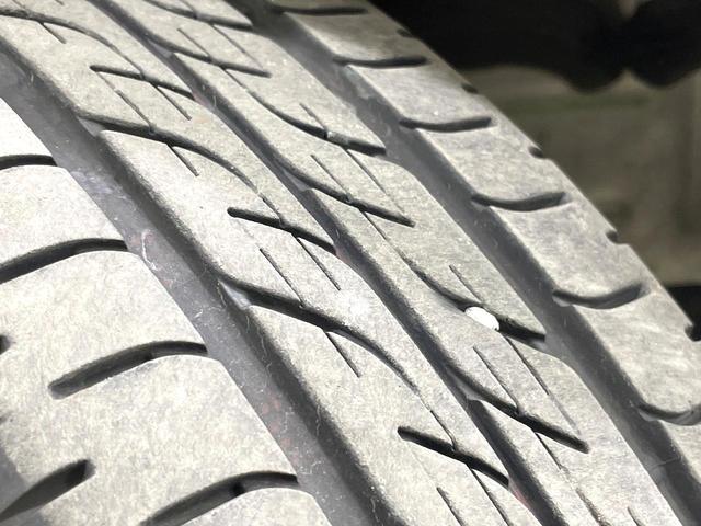 アクア G 純正SDナビ バックカメラ ドライブレコーダー ETC オートライト オートエアコン スマートキー プッシュスタート TV 禁煙車 CD再生 革巻きステアリング アームレスト 電動格納ミラー(32枚目)