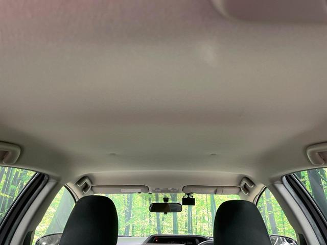 アクア G 純正SDナビ バックカメラ ドライブレコーダー ETC オートライト オートエアコン スマートキー プッシュスタート TV 禁煙車 CD再生 革巻きステアリング アームレスト 電動格納ミラー(41枚目)