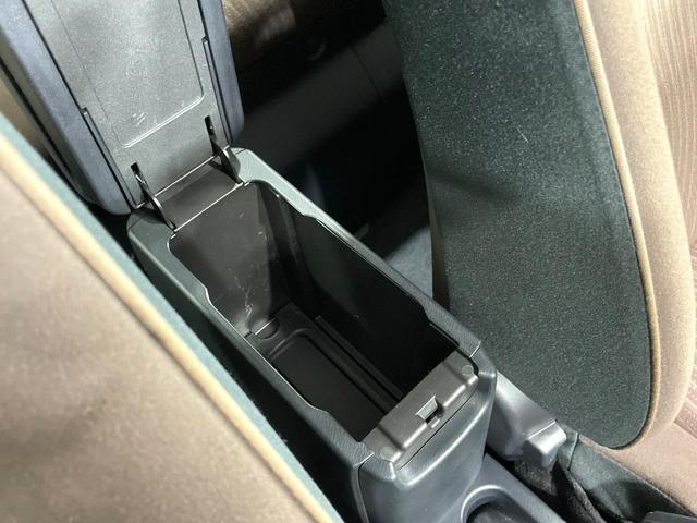 アクア G 純正SDナビ バックカメラ ドライブレコーダー ETC オートライト オートエアコン スマートキー プッシュスタート TV 禁煙車 CD再生 革巻きステアリング アームレスト 電動格納ミラー(45枚目)