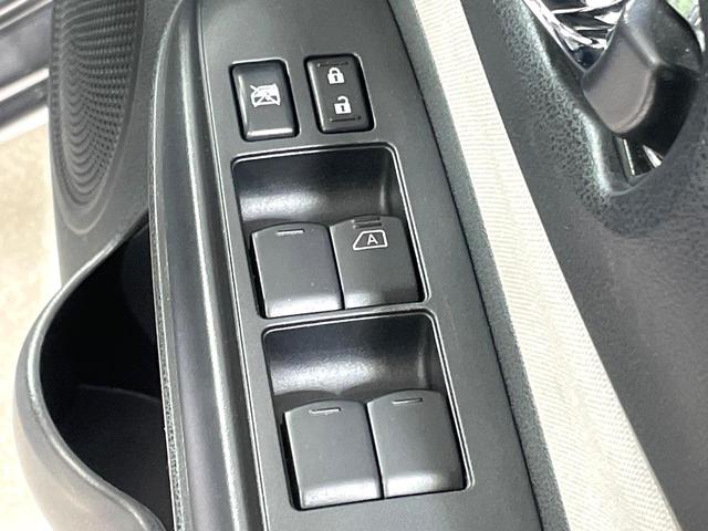 ノート X 衝突軽減 SDナビ バックカメラ ETC スマートキー コーナーセンサー アイドリングストップ 車線逸脱警報 横滑り防止装置 電動格納ミラー オートライト 純正14インチホイール 禁煙車(39枚目)