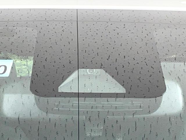 ヤリス ハイブリッドX バックカメラ AC100V電源 トヨタセーフティセンス レーダークルーズ 禁煙車 レーンキープ スマートキー ETC ディスプレイオーディオ オートハイビーム 車線逸脱警報 誤発進抑制機能(7枚目)