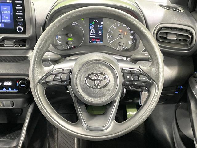 ヤリス ハイブリッドX バックカメラ AC100V電源 トヨタセーフティセンス レーダークルーズ 禁煙車 レーンキープ スマートキー ETC ディスプレイオーディオ オートハイビーム 車線逸脱警報 誤発進抑制機能(11枚目)