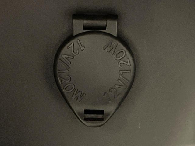 ヤリス ハイブリッドX バックカメラ AC100V電源 トヨタセーフティセンス レーダークルーズ 禁煙車 レーンキープ スマートキー ETC ディスプレイオーディオ オートハイビーム 車線逸脱警報 誤発進抑制機能(45枚目)