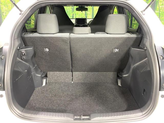 ヤリス ハイブリッドX バックカメラ AC100V電源 トヨタセーフティセンス レーダークルーズ 禁煙車 レーンキープ スマートキー ETC ディスプレイオーディオ オートハイビーム 車線逸脱警報 誤発進抑制機能(53枚目)