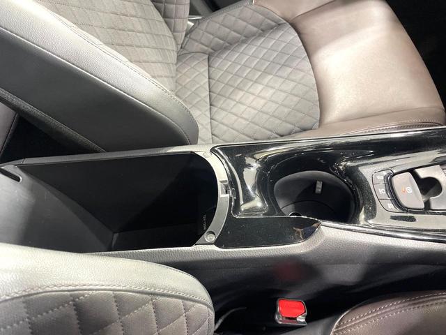 Ｃ－ＨＲ Ｇ　モデリスタフルエアロ　純正ナビ　バックカメラ　衝突被害軽減ブレーキ　禁煙車　レーダークルーズコントロール　ハーフレザーシート　シートヒーター　オートマチックハイビーム　ＥＴＣ　ドライブレコーダー（59枚目）