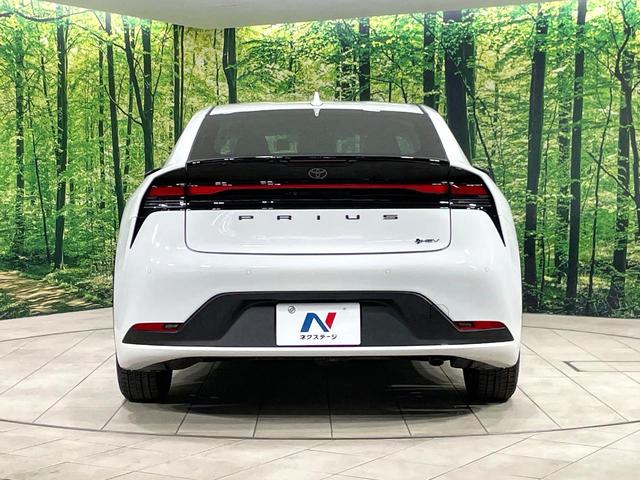 安心の最長１０年・走行無制限保証（有償）をご用意。保証内容も充実はもちろん、無料点検＆オイル交換や、年中無休の全国・２４時間ロードサービスも付帯されておりますのでご安心下さい。