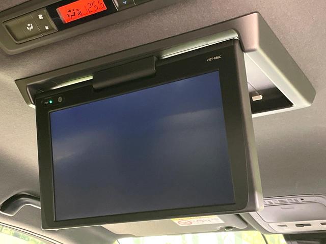 ヴォクシー ハイブリッドＺＳ　煌　両側電動スライドドア　純正９型ナビ　後席モニター　バックカメラ　衝突軽減　禁煙車　ドラレコ　スマートキー　ＬＥＤヘッド　ビルトインＥＴＣ　クルコン　純正１６インチＡＷ　オートハイビーム　車線逸脱警報（5枚目）