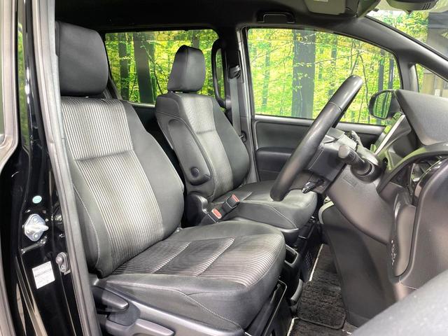 ヴォクシー ハイブリッドＺＳ　煌　両側電動スライドドア　純正９型ナビ　後席モニター　バックカメラ　衝突軽減　禁煙車　ドラレコ　スマートキー　ＬＥＤヘッド　ビルトインＥＴＣ　クルコン　純正１６インチＡＷ　オートハイビーム　車線逸脱警報（8枚目）