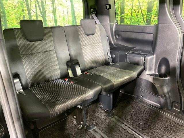 ヴォクシー ハイブリッドＺＳ　煌　両側電動スライドドア　純正９型ナビ　後席モニター　バックカメラ　衝突軽減　禁煙車　ドラレコ　スマートキー　ＬＥＤヘッド　ビルトインＥＴＣ　クルコン　純正１６インチＡＷ　オートハイビーム　車線逸脱警報（10枚目）