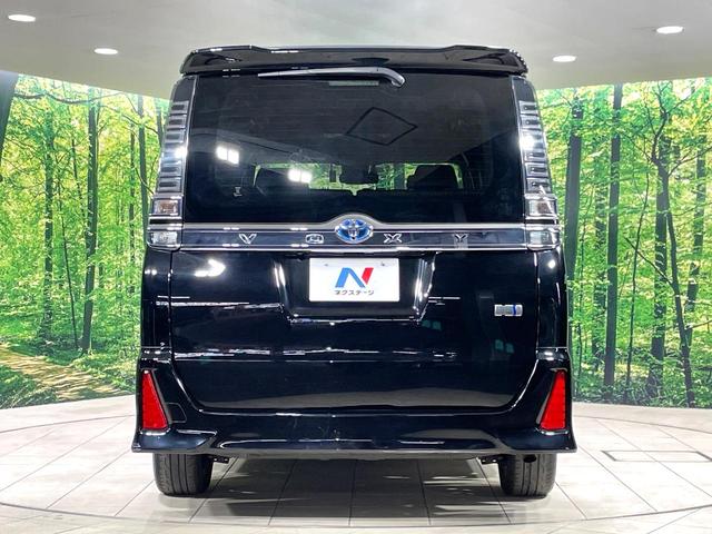 ヴォクシー ハイブリッドＺＳ　煌　両側電動スライドドア　純正９型ナビ　後席モニター　バックカメラ　衝突軽減　禁煙車　ドラレコ　スマートキー　ＬＥＤヘッド　ビルトインＥＴＣ　クルコン　純正１６インチＡＷ　オートハイビーム　車線逸脱警報（16枚目）