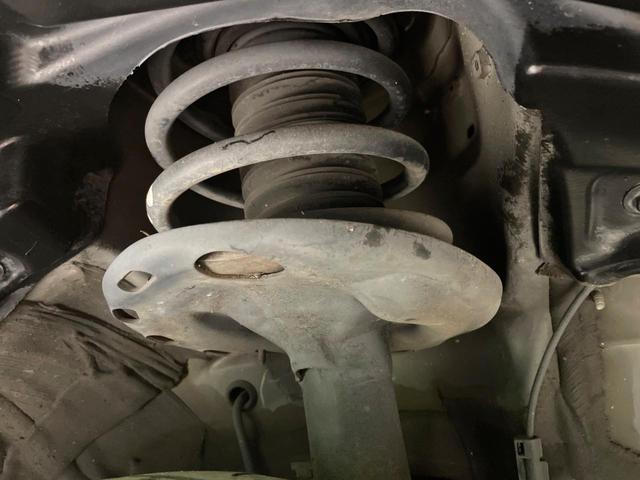 ヴォクシー ハイブリッドＺＳ　煌　両側電動スライドドア　純正９型ナビ　後席モニター　バックカメラ　衝突軽減　禁煙車　ドラレコ　スマートキー　ＬＥＤヘッド　ビルトインＥＴＣ　クルコン　純正１６インチＡＷ　オートハイビーム　車線逸脱警報（23枚目）