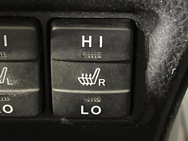 ヴォクシー ハイブリッドＺＳ　煌　両側電動スライドドア　純正９型ナビ　後席モニター　バックカメラ　衝突軽減　禁煙車　ドラレコ　スマートキー　ＬＥＤヘッド　ビルトインＥＴＣ　クルコン　純正１６インチＡＷ　オートハイビーム　車線逸脱警報（42枚目）