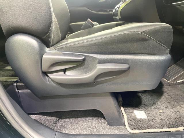 ヴォクシー ハイブリッドＺＳ　煌　両側電動スライドドア　純正９型ナビ　後席モニター　バックカメラ　衝突軽減　禁煙車　ドラレコ　スマートキー　ＬＥＤヘッド　ビルトインＥＴＣ　クルコン　純正１６インチＡＷ　オートハイビーム　車線逸脱警報（44枚目）