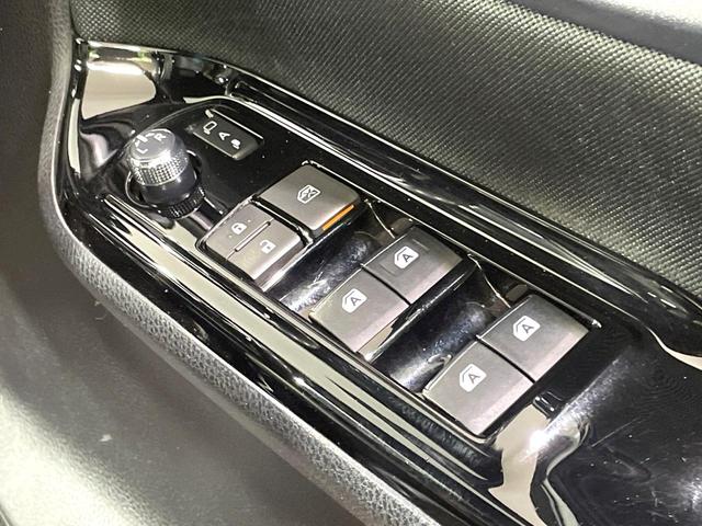 ヴォクシー ハイブリッドＺＳ　煌　両側電動スライドドア　純正９型ナビ　後席モニター　バックカメラ　衝突軽減　禁煙車　ドラレコ　スマートキー　ＬＥＤヘッド　ビルトインＥＴＣ　クルコン　純正１６インチＡＷ　オートハイビーム　車線逸脱警報（45枚目）