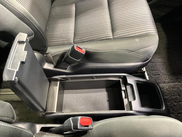 ヴォクシー ハイブリッドＺＳ　煌　両側電動スライドドア　純正９型ナビ　後席モニター　バックカメラ　衝突軽減　禁煙車　ドラレコ　スマートキー　ＬＥＤヘッド　ビルトインＥＴＣ　クルコン　純正１６インチＡＷ　オートハイビーム　車線逸脱警報（50枚目）