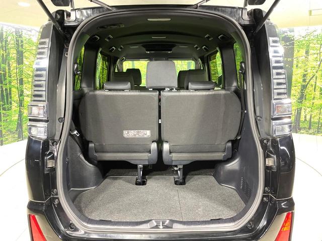ヴォクシー ハイブリッドＺＳ　煌　両側電動スライドドア　純正９型ナビ　後席モニター　バックカメラ　衝突軽減　禁煙車　ドラレコ　スマートキー　ＬＥＤヘッド　ビルトインＥＴＣ　クルコン　純正１６インチＡＷ　オートハイビーム　車線逸脱警報（57枚目）