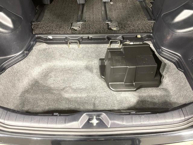 ヴォクシー ハイブリッドＺＳ　煌　両側電動スライドドア　純正９型ナビ　後席モニター　バックカメラ　衝突軽減　禁煙車　ドラレコ　スマートキー　ＬＥＤヘッド　ビルトインＥＴＣ　クルコン　純正１６インチＡＷ　オートハイビーム　車線逸脱警報（58枚目）