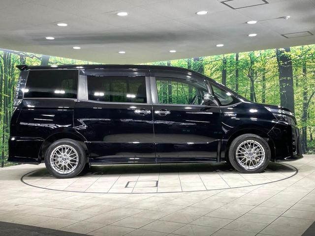 ヴォクシー ハイブリッドＺＳ　煌　両側電動スライドドア　純正９型ナビ　後席モニター　バックカメラ　衝突軽減　禁煙車　ドラレコ　スマートキー　ＬＥＤヘッド　ビルトインＥＴＣ　クルコン　純正１６インチＡＷ　オートハイビーム　車線逸脱警報（64枚目）