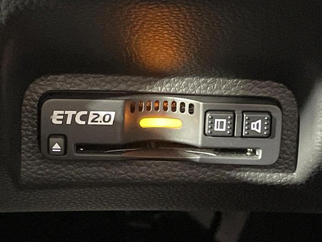 ヴェゼル ｅ：ＨＥＶ　Ｚ　純正９型ナビ　バックカメラ　衝突軽減　レーダークルーズ　禁煙車　パワーバックドア　合皮シート　シートヒーター　ドラレコ　ＥＴＣ　コーナーセンサー　レーンキープ　スマートキー　ステアリングヒーター（7枚目）