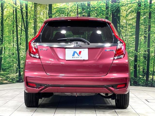 フィットハイブリッド Ｌ　ホンダセンシング　純正８型ナビ　衝突軽減装置　レーダークルーズ　禁煙　バックカメラ　ＥＴＣ　ＬＥＤヘッドライト　オートライト　オートエアコン　Ｂｌｕｅｔｏｏｔｈ接続　スマートキー　プッシュスタート　純正１５インチアルミ（15枚目）