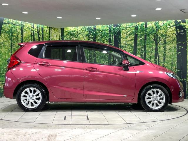 フィットハイブリッド Ｌ　ホンダセンシング　純正８型ナビ　衝突軽減装置　レーダークルーズ　禁煙　バックカメラ　ＥＴＣ　ＬＥＤヘッドライト　オートライト　オートエアコン　Ｂｌｕｅｔｏｏｔｈ接続　スマートキー　プッシュスタート　純正１５インチアルミ（26枚目）