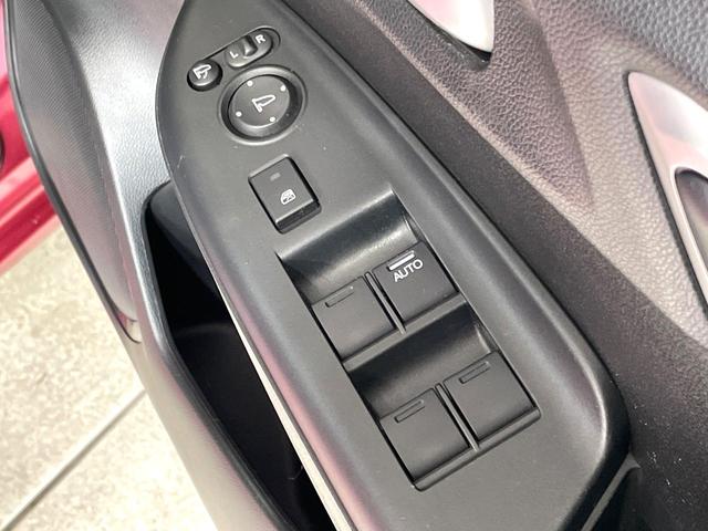 フィットハイブリッド Ｌ　ホンダセンシング　純正８型ナビ　衝突軽減装置　レーダークルーズ　禁煙　バックカメラ　ＥＴＣ　ＬＥＤヘッドライト　オートライト　オートエアコン　Ｂｌｕｅｔｏｏｔｈ接続　スマートキー　プッシュスタート　純正１５インチアルミ（44枚目）