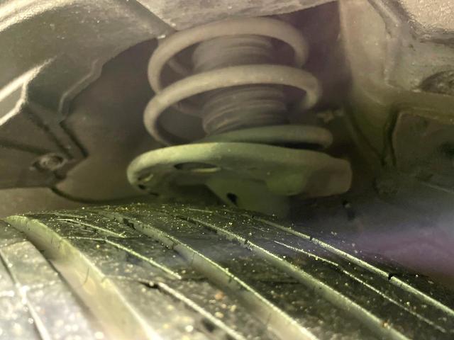 ハリアー エレガンス　サンルーフ　モデリスタエアロ　メーカー純正８型ナビ　バックカメラ　禁煙車　パワーシート　ハーフレザーシート　ＥＴＣ　ＬＥＤヘッドライト　ウッドコンビステアリング　フルセグ　シートヒーター　オートライト（20枚目）