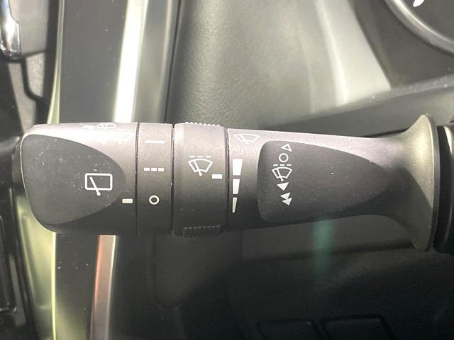 アルファード ２．５Ｓ　Ａパッケージ　タイプブラック　７人乗　両側電動スライド　純正９型ナビ　フリップダウン　バックカメラ　ＡＣ１００Ｖ電源　禁煙車　パワーバックドア　ハーフレザーシート　ドラレコ　スマートキー　ＬＥＤヘッド　ＥＴＣ　クルコン（30枚目）